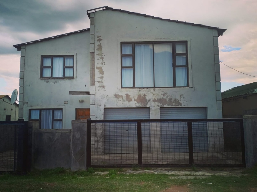 5 Bedroom Property for Sale in Scenery Park Eastern Cape